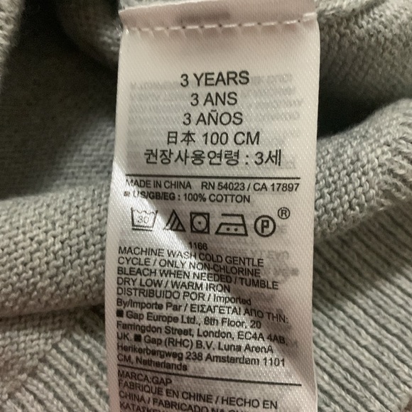 Mickey mouse sweater from Gap. NWT! - Picture 4 of 4